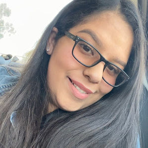 Meet your Posher, Nayeli